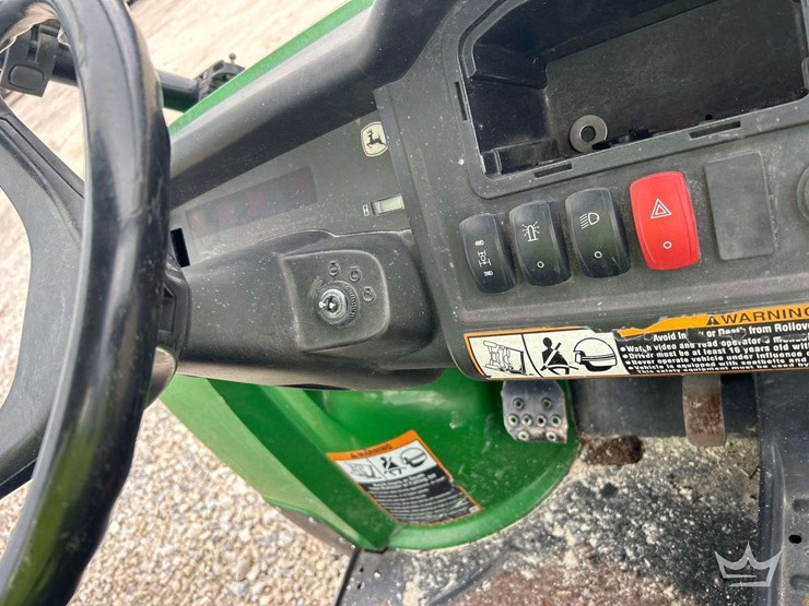 2016-john-deere-gator-image-15