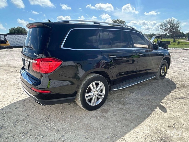2016-mercedes-benz-gl-350-awd-suv-image-3