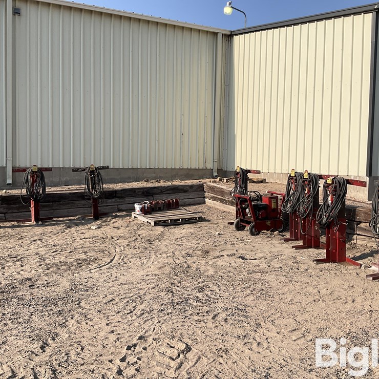 Bainter Hydraulic Bin Jacks