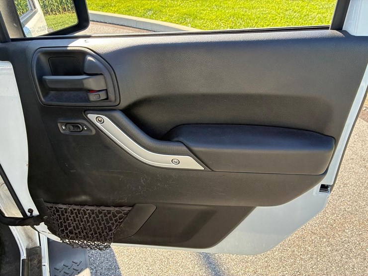 2018-jeep-wrangler-image-40