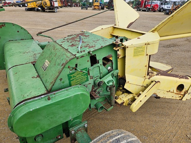 john-deere-3800-image-21