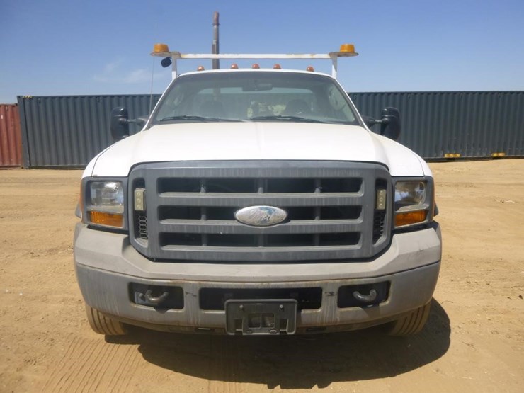2005-ford-f450-image-29