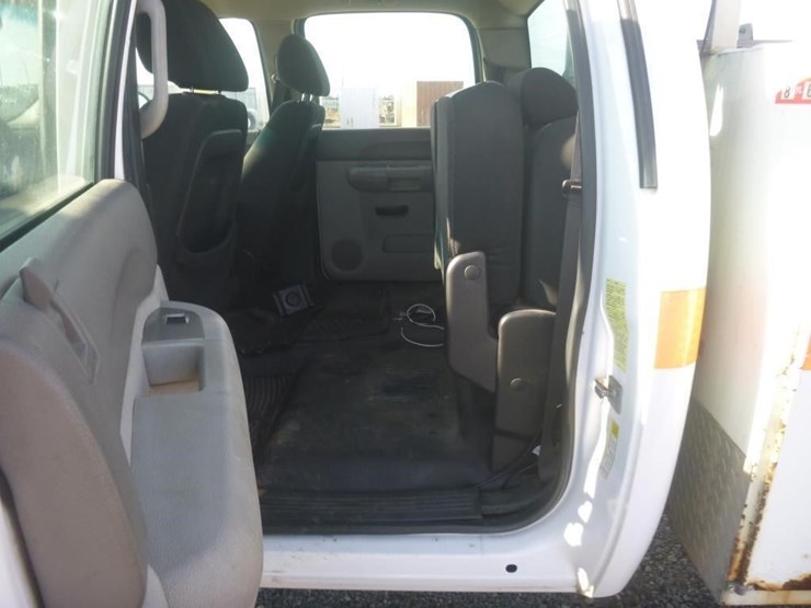 2009-chevrolet-3500hd-image-9