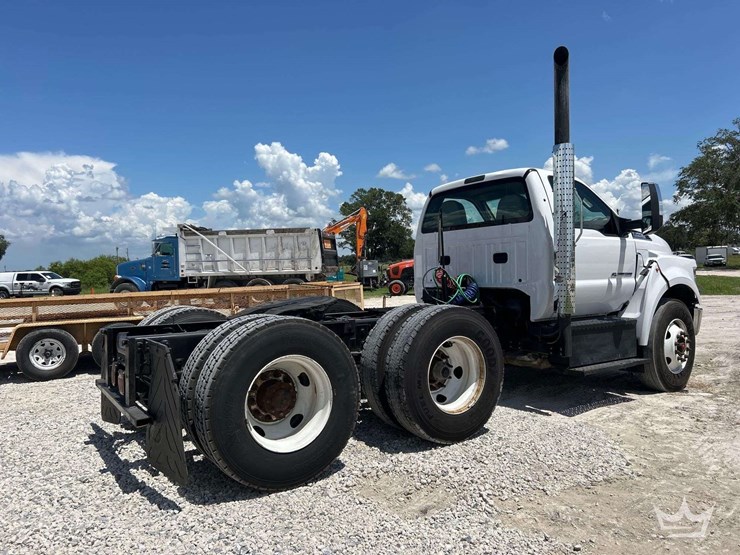 2022-ford-f750-image-3