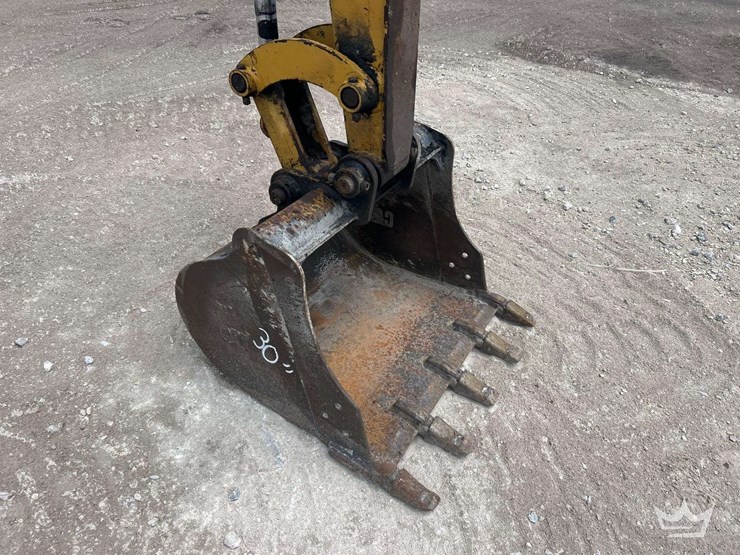 2015-caterpillar-304e2-mini-excavator-image-19