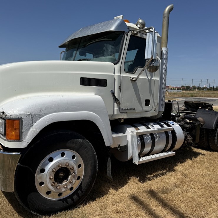 2014 FREIGHTLINER 122SD