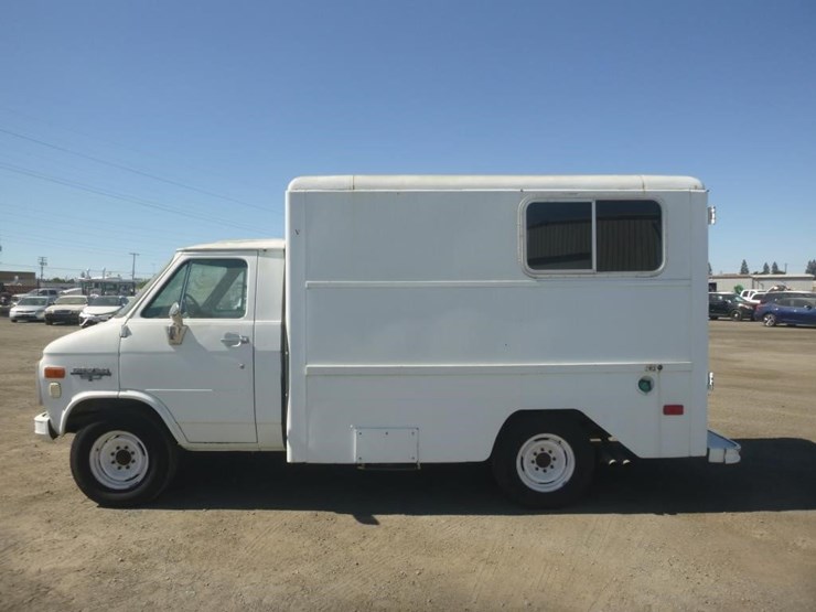 1988-chevrolet-g30-image-5