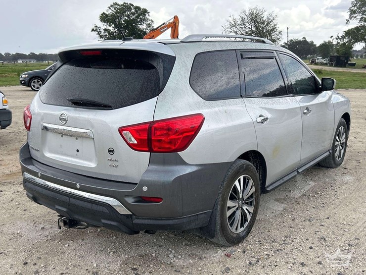 2018-nissan-pathfinder-image-3
