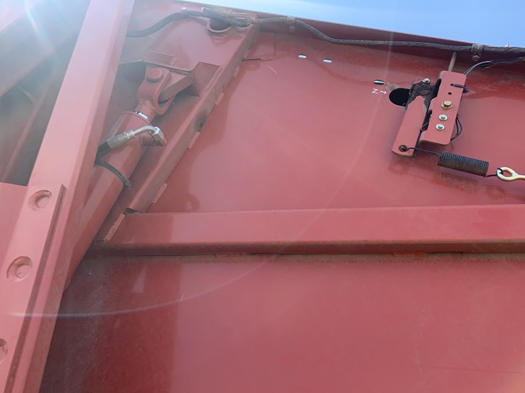 hesston-5156-image-21