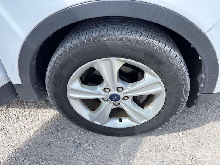 2014-ford-escape-image-28