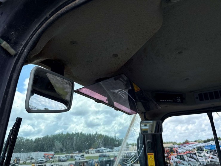 2021-hitachi-zw180-6-image-38