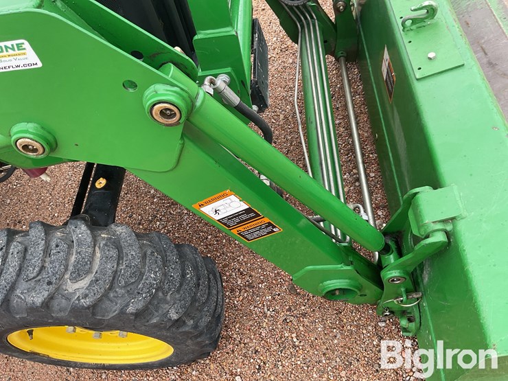 2013-john-deere-3032e-image-15