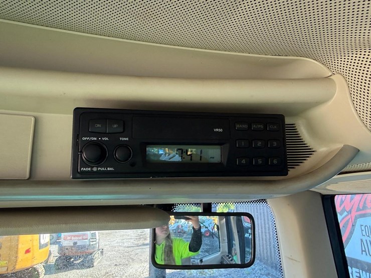 john-deere-6320-image-29