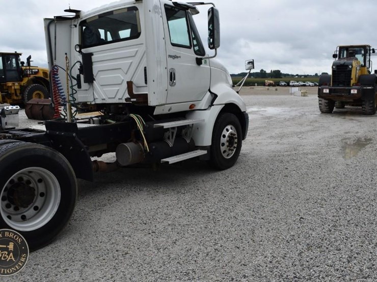 2014-international-prostar-image-22