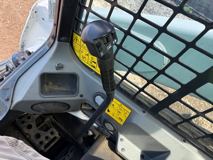 2024-bobcat-s770-image-22