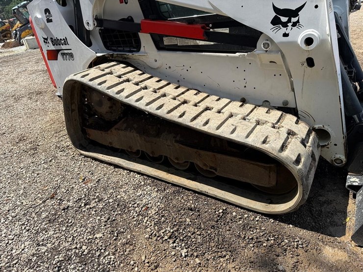 2022-bobcat-t770-image-10