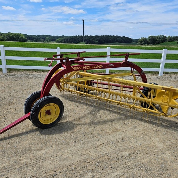 NEW HOLLAND 256