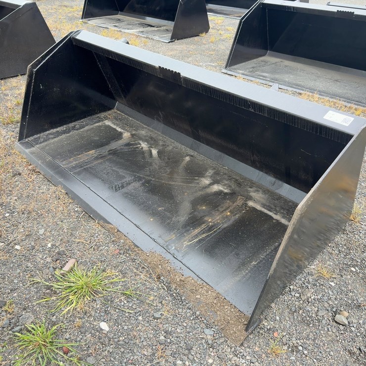 84" SNOW/MULCH BUCKET