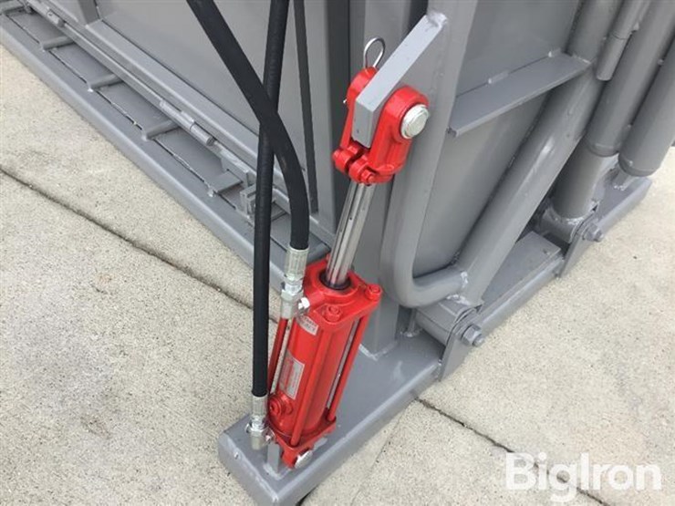 2026-bowman-2800-medium-duty-hydraulic-squeeze/head-cattle-chute-image-17