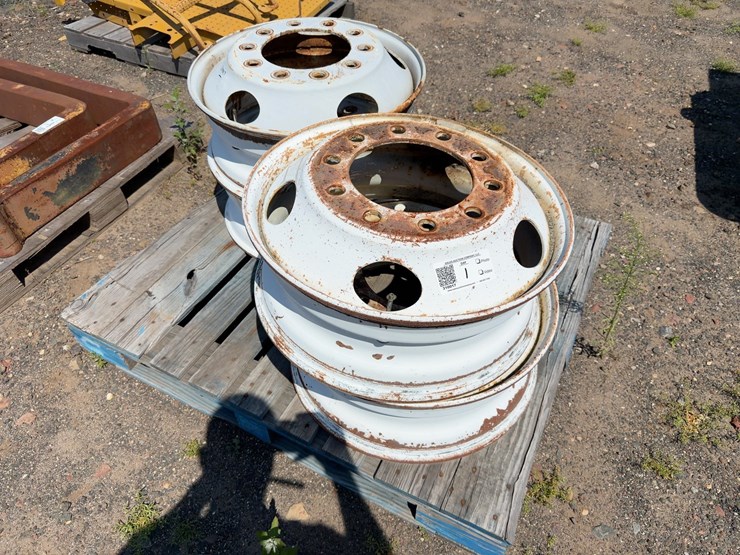 (4)-22.5-x-8.25-steel-truck-wheels-image-2