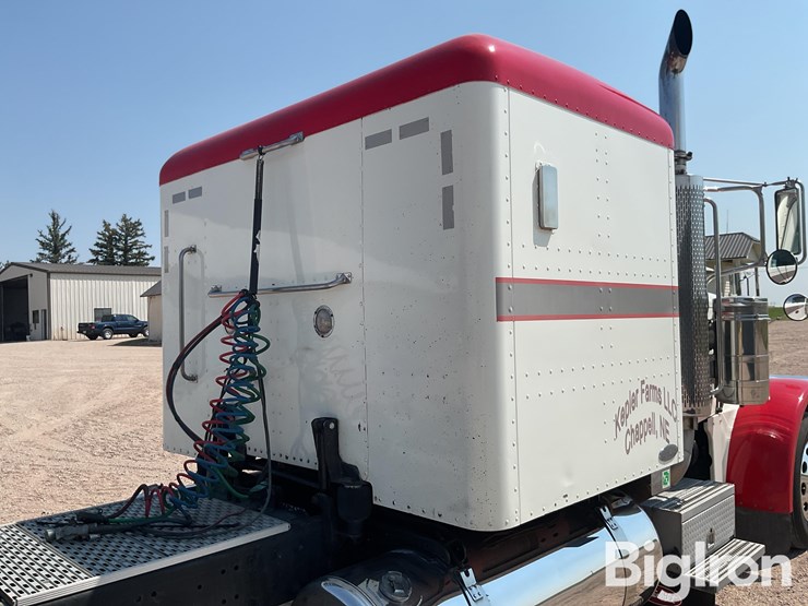 2005-peterbilt-378-image-17