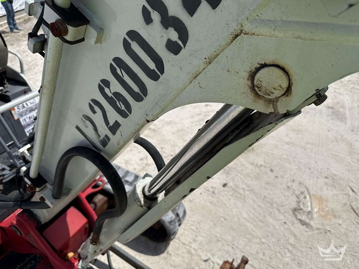 2022-takeuchi-tb225-image-15