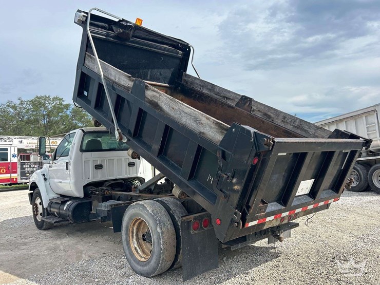 2010-ford-f750-image-4