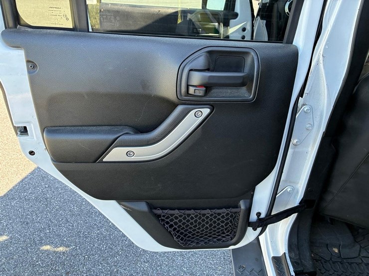2018-jeep-wrangler-image-38