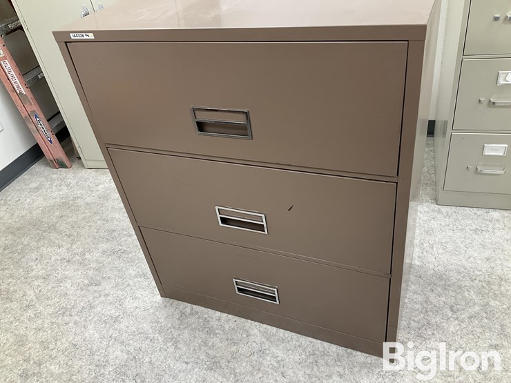 cabinet-w/3-drawers-image-9