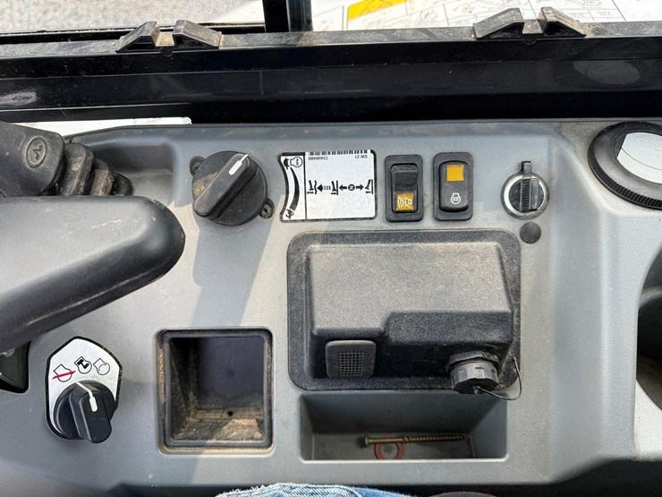 2023-bobcat-e35i-image-25