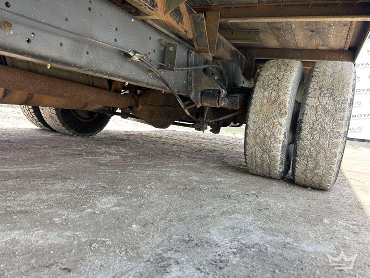 2019-ford-e350-image-25