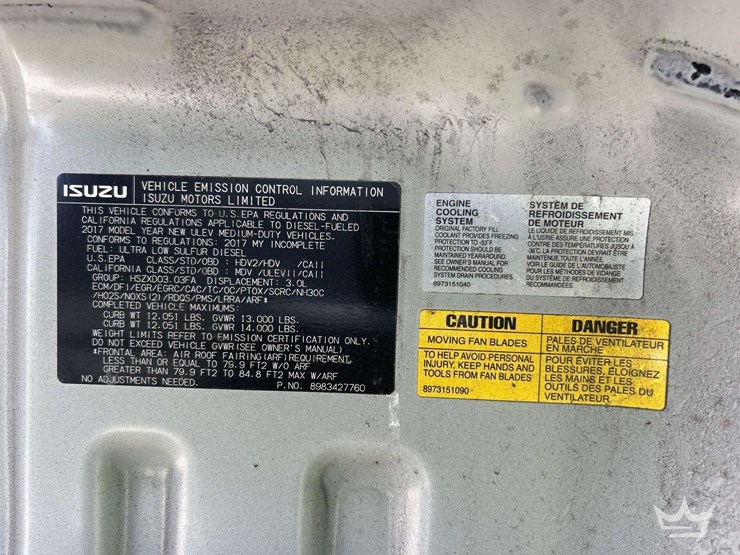 2017-isuzu-npr-image-10