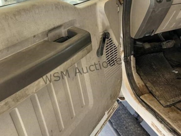 2008-ford-f550-image-26