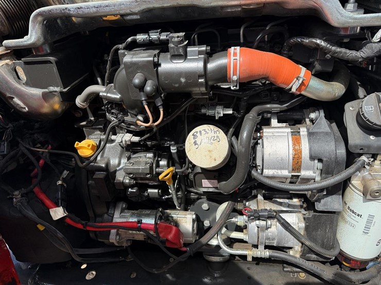 2024-bobcat-s770-image-14