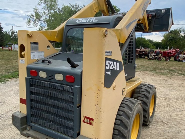 #470-•-gehl-skid-steer-image-2