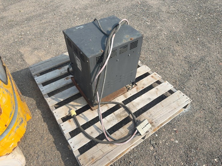 inoperable---2019-liugong-clg2025a-s-electric-forklift-image-16
