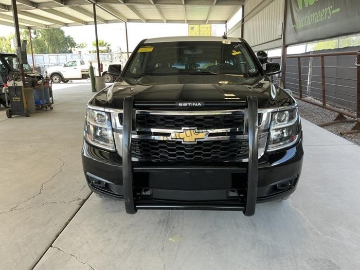 2019-chevrolet-tahoe-image-3