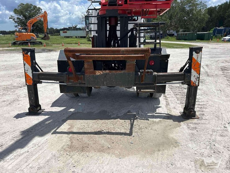 2018-freightliner-m2-106-image-20