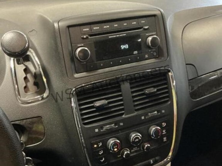 2014-dodge-grand-caravan-image-23