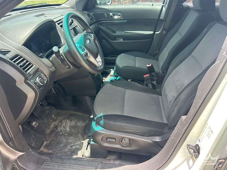 2014-ford-explorer-image-12