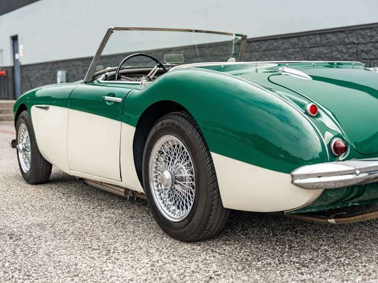 #108-•-offered-at-no-reserve-|-1961-austin-healey-3000-mark-i-image-13