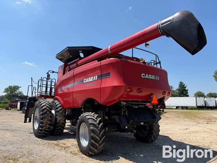 2007-case-ih-7010-image-7