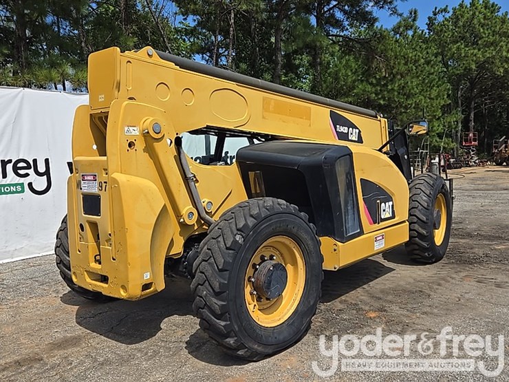 2019-caterpillar-tl943d-image-5