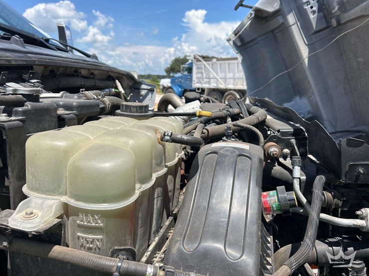 2022-ford-f750-image-7