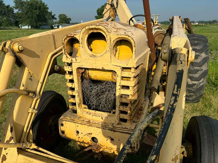 ford-backhoe-image-12