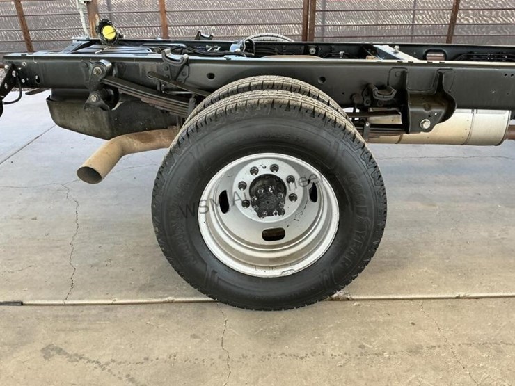 2017-ford-f350-image-8