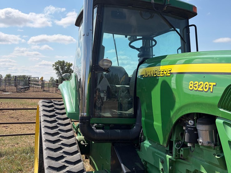 john-deere-8320t-image-18
