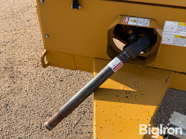 2014-haybuster-h1000-image-10