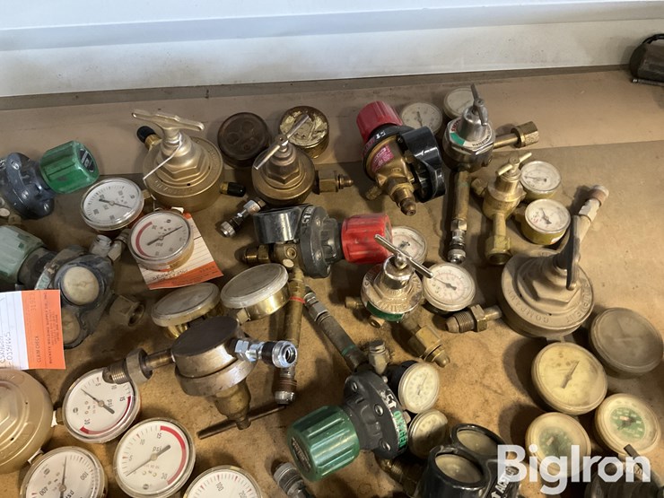 oxygen-acetylene-regulators-&-safety-caps-image-10