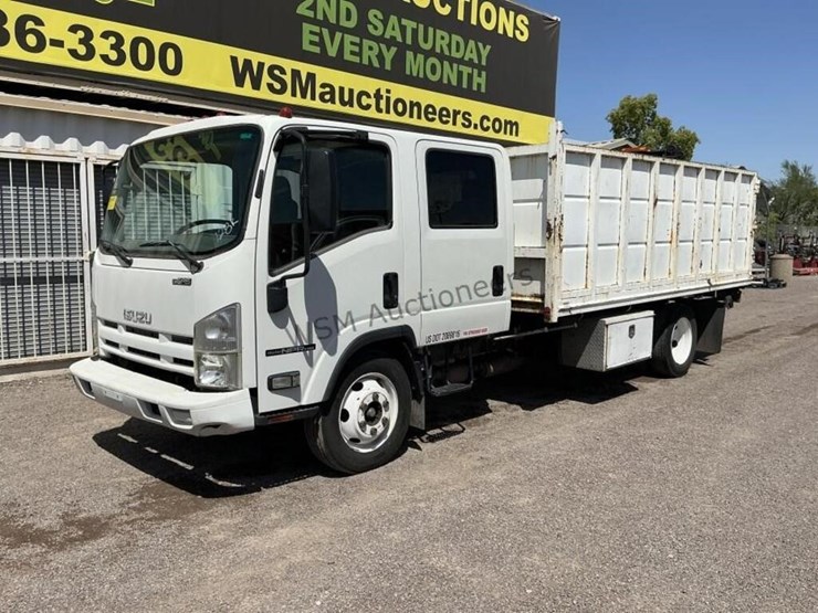 2015-isuzu-npr-image-2